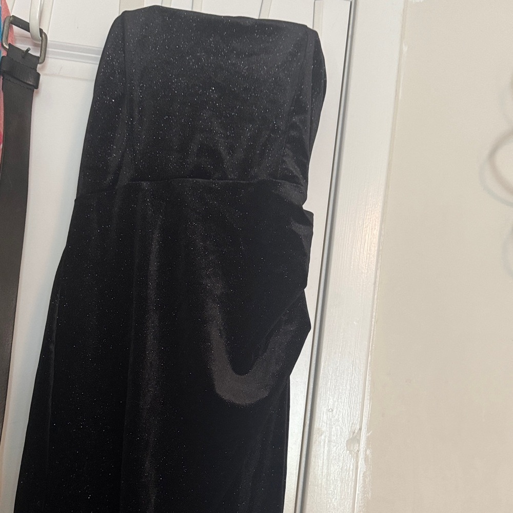 Glamorous Black Strapless Gown